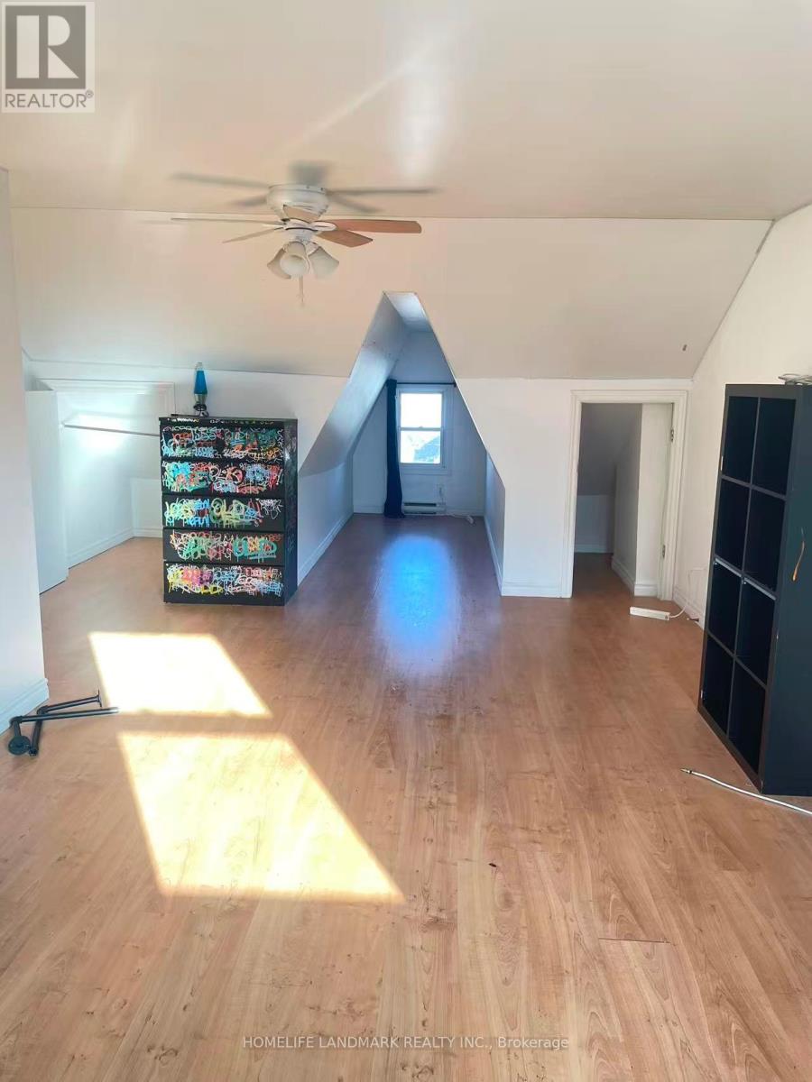 2nd&3rd - 26 Lippincott Street, Toronto, Ontario  M5S 2P2 - Photo 2 - C12505488