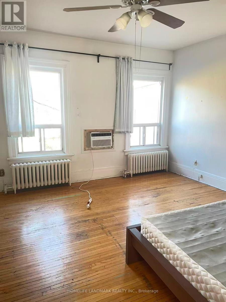 2nd&3rd - 26 Lippincott Street, Toronto, Ontario  M5S 2P2 - Photo 4 - C12505488