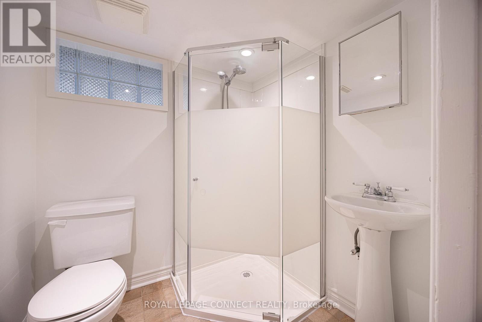 Bsmt - 389 Ashdale Avenue, Toronto, Ontario  M4L 2Z3 - Photo 13 - E12505544