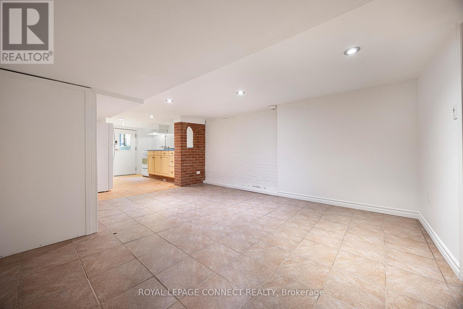 Bsmt - 389 Ashdale Avenue, Toronto, Ontario  M4L 2Z3 - Photo 3 - E12505544