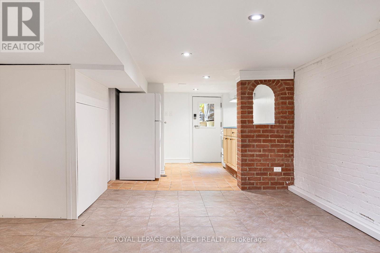 Bsmt - 389 Ashdale Avenue, Toronto, Ontario  M4L 2Z3 - Photo 4 - E12505544