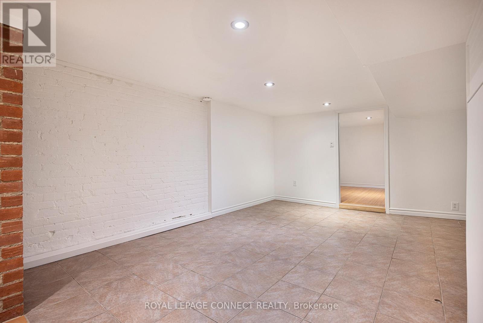 Bsmt - 389 Ashdale Avenue, Toronto, Ontario  M4L 2Z3 - Photo 8 - E12505544