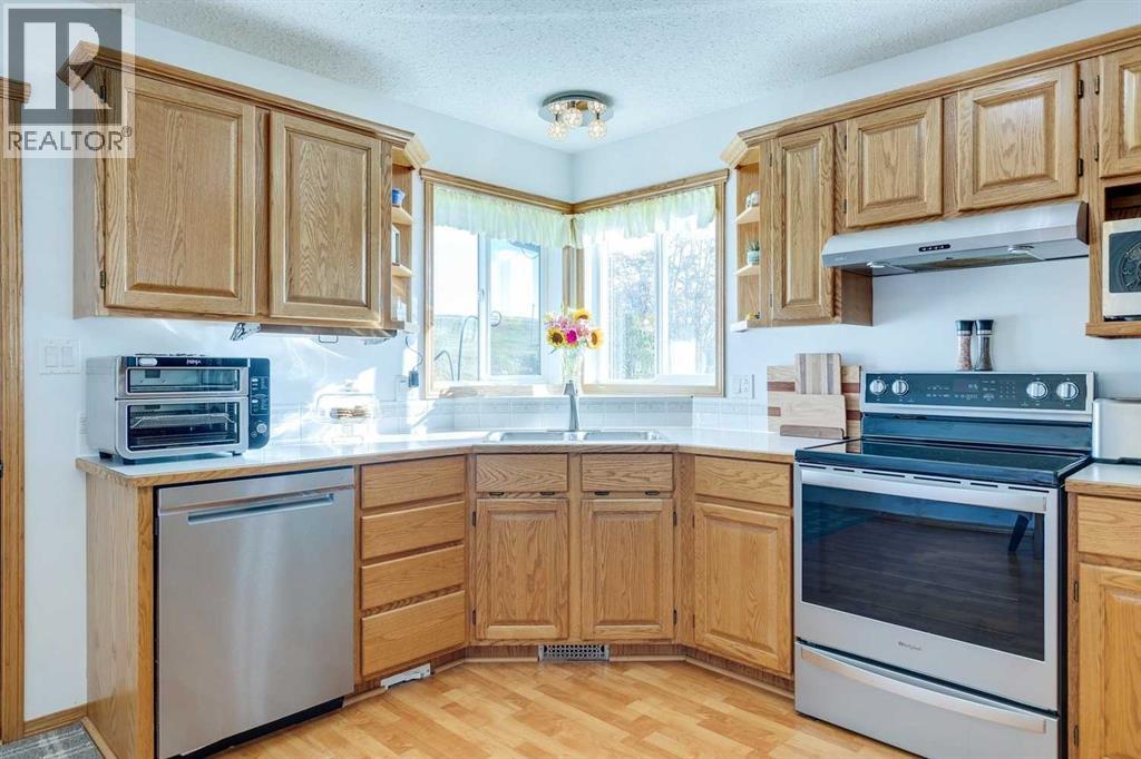 18 Cambridge Drive, Carbon, Alberta  T0M 0L0 - Photo 12 - A2257816