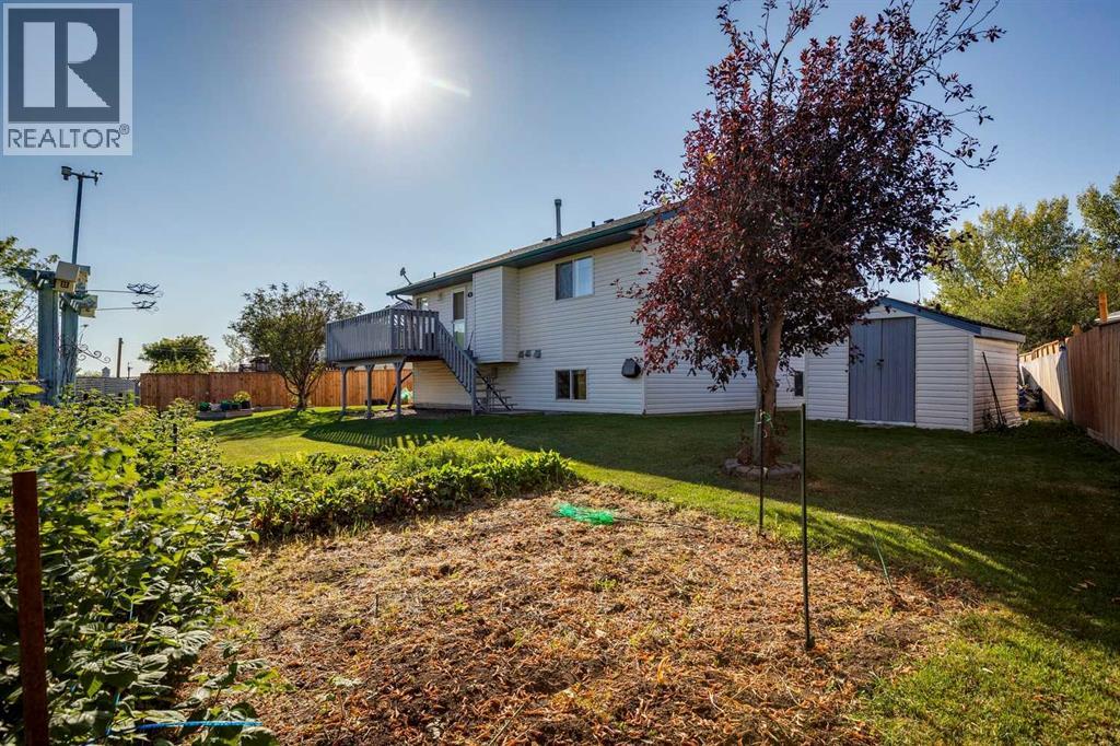 18 Cambridge Drive, Carbon, Alberta  T0M 0L0 - Photo 39 - A2257816