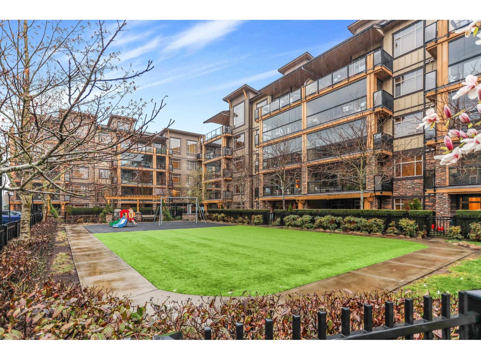 561 8258 207a Street, Langley, British Columbia  V2Y 0N4 - Photo 2 - R3064217