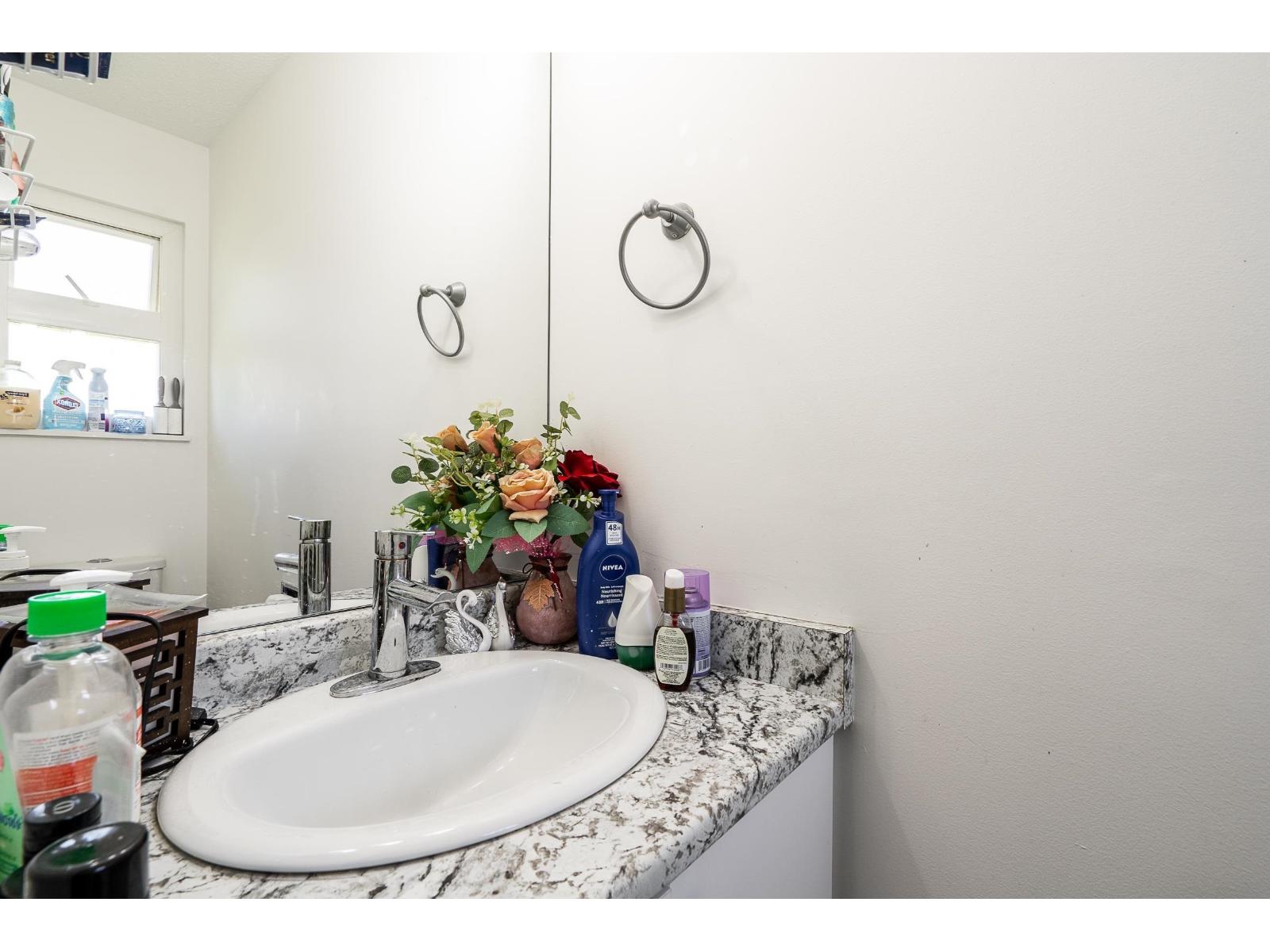 7902 Heron Street, Mission, British Columbia  V2V 6A1 - Photo 11 - R3064291