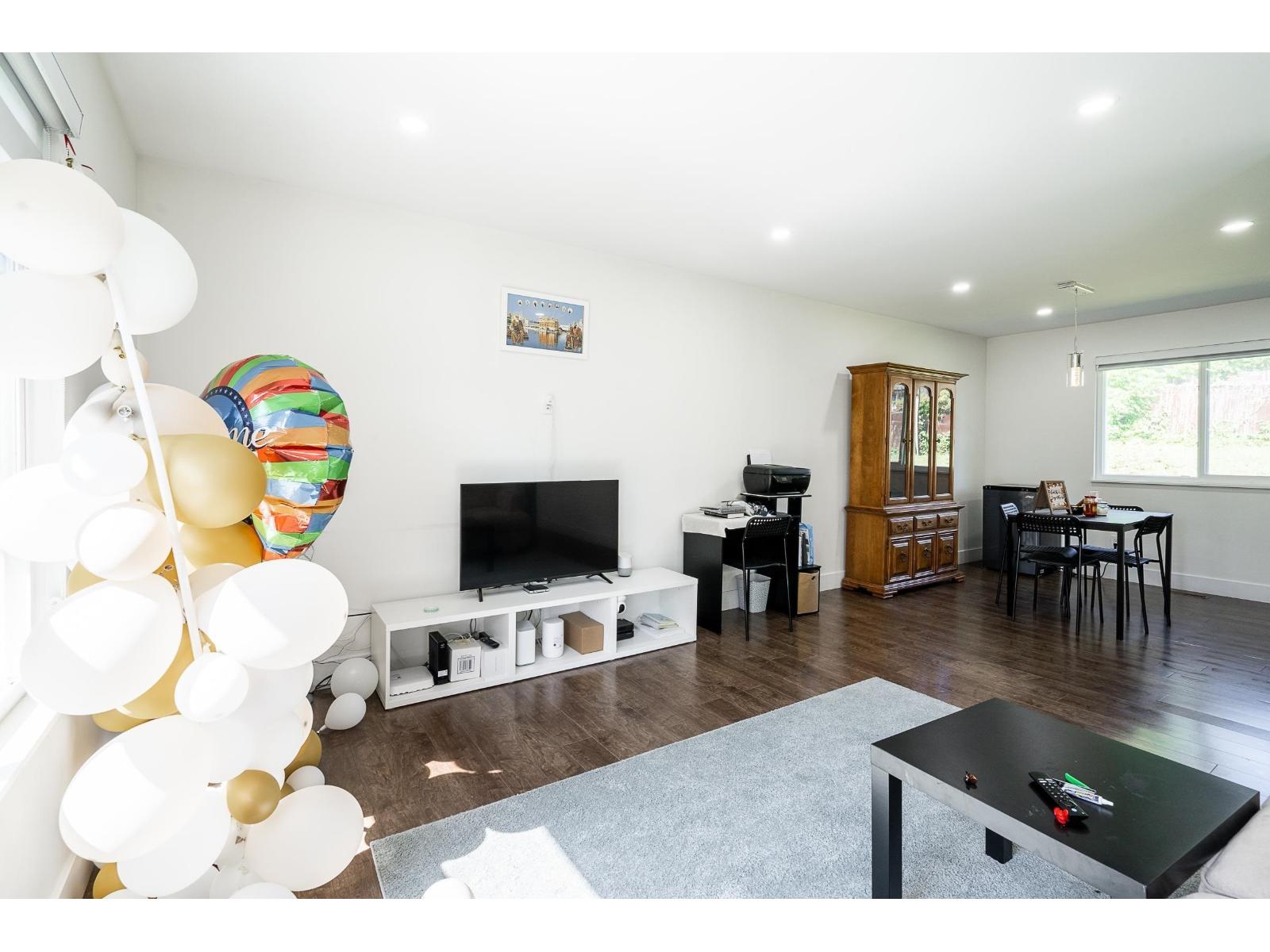 7902 Heron Street, Mission, British Columbia  V2V 6A1 - Photo 7 - R3064291