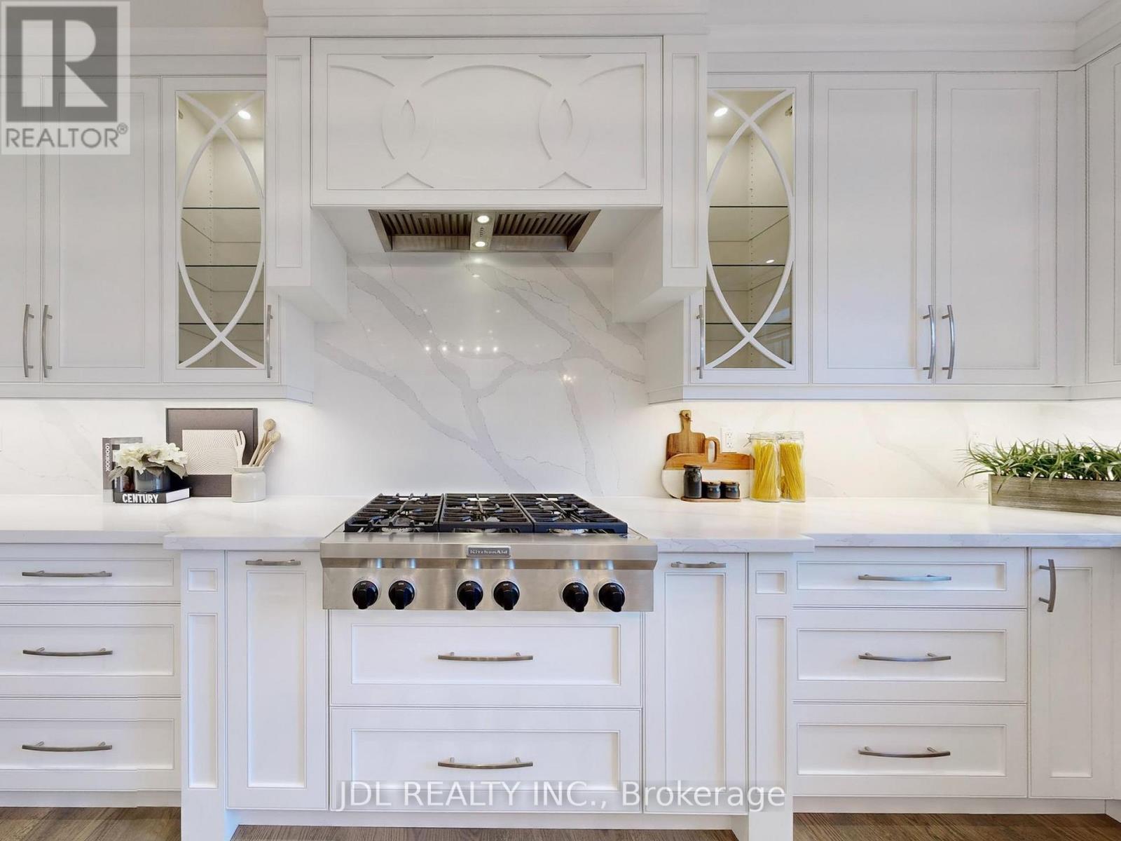 39 Howard Road, Newmarket, Ontario  L3Y 3G6 - Photo 15 - N12505552