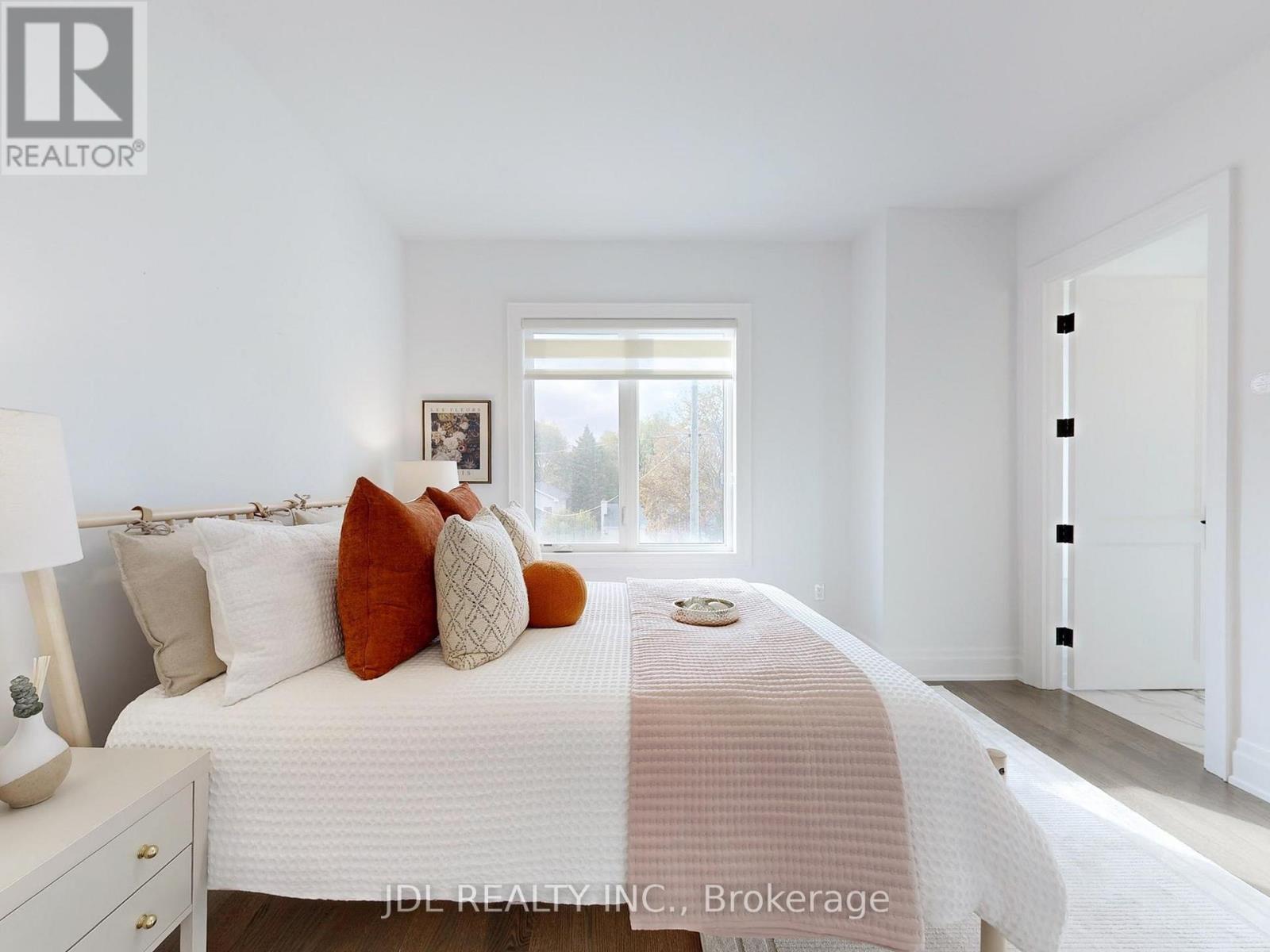 39 Howard Road, Newmarket, Ontario  L3Y 3G6 - Photo 23 - N12505552