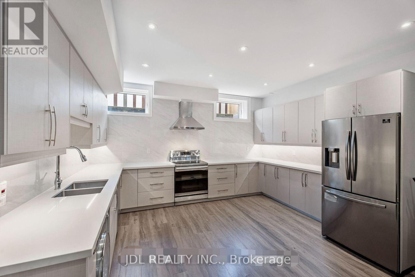 39 Howard Road, Newmarket, Ontario  L3Y 3G6 - Photo 27 - N12505552