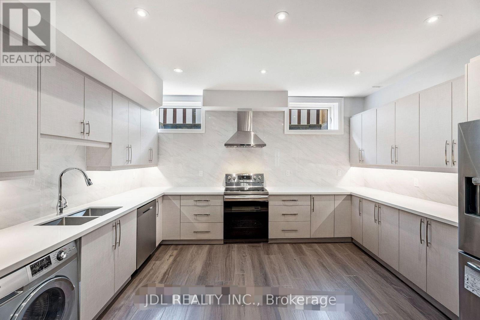 39 Howard Road, Newmarket, Ontario  L3Y 3G6 - Photo 28 - N12505552