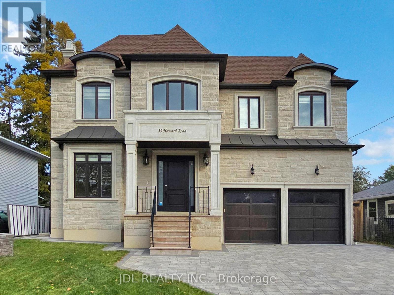 39 Howard Road, Newmarket, Ontario  L3Y 3G6 - Photo 5 - N12505552