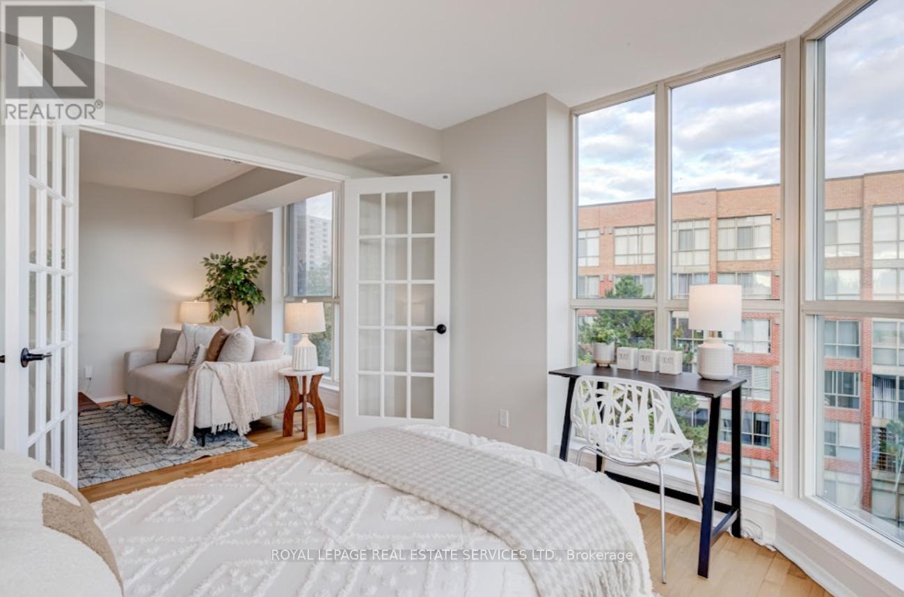 536 - 22 Southport Street, Toronto, Ontario  M6S 4Y9 - Photo 14 - W12505494