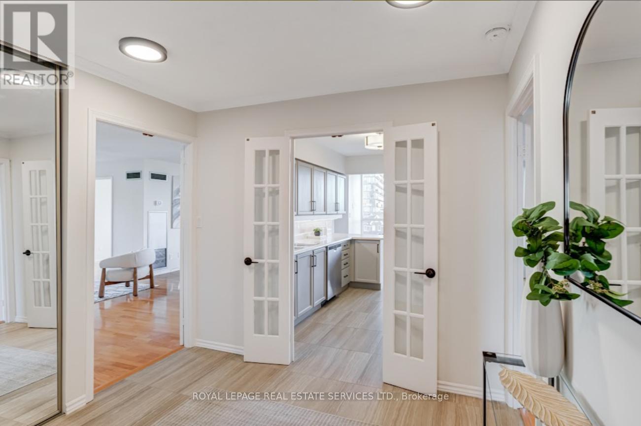 536 - 22 Southport Street, Toronto, Ontario  M6S 4Y9 - Photo 4 - W12505494