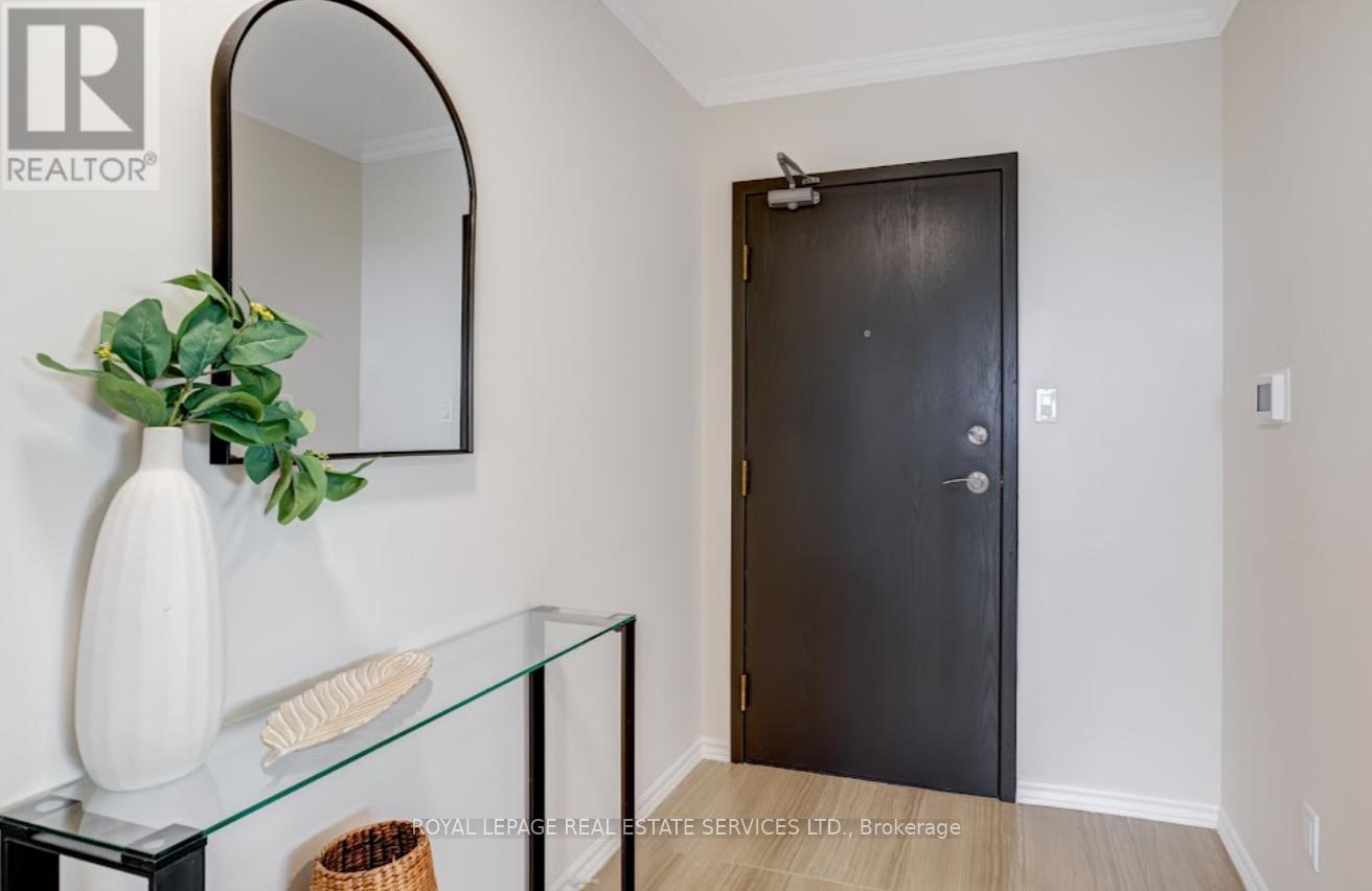 536 - 22 Southport Street, Toronto, Ontario  M6S 4Y9 - Photo 6 - W12505494