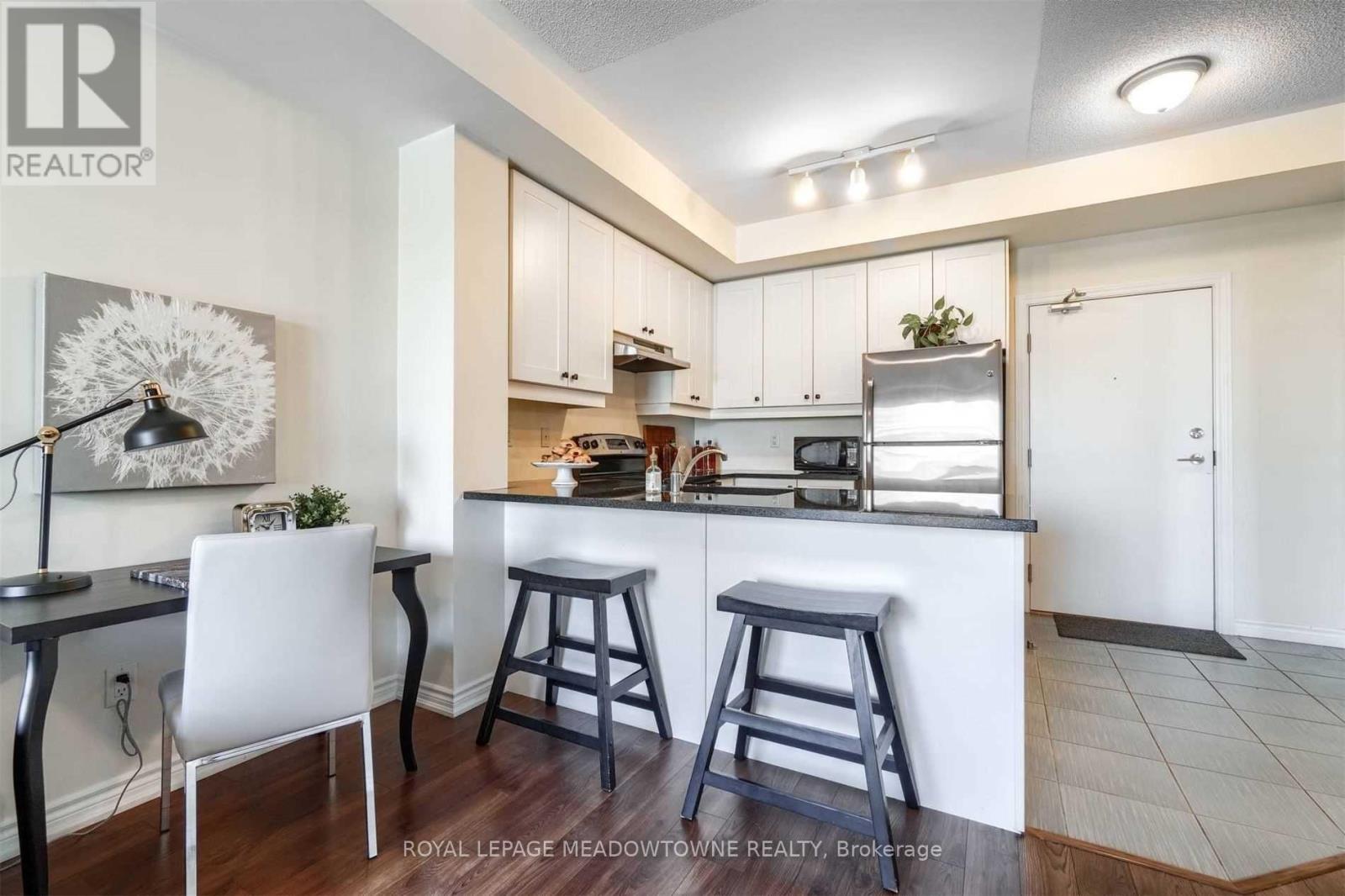 324 - 570 Lolita Gardens, Mississauga, Ontario  L5A 0A1 - Photo 12 - W12505498