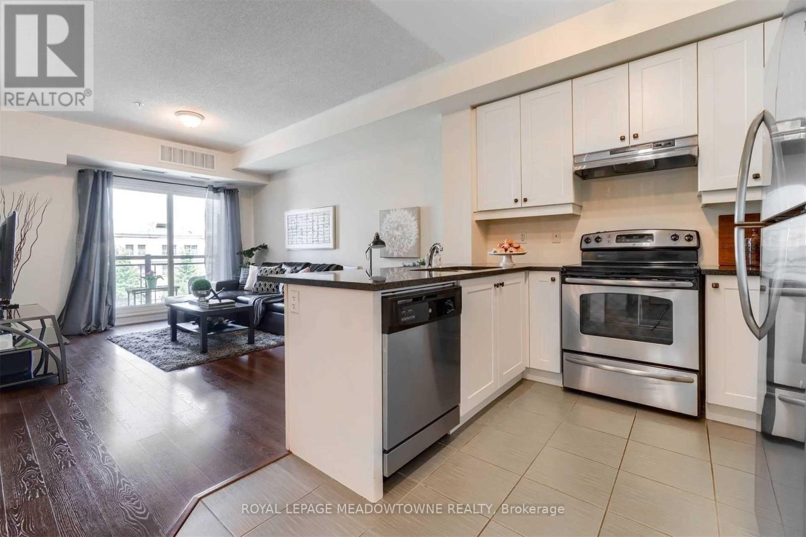 324 - 570 Lolita Gardens, Mississauga, Ontario  L5A 0A1 - Photo 9 - W12505498