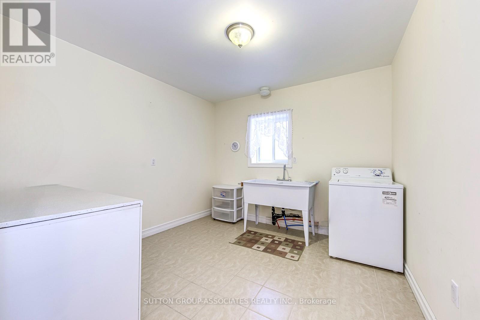 136 Anthony Road, Toronto, Ontario  M3K 1B6 - Photo 11 - W12505506