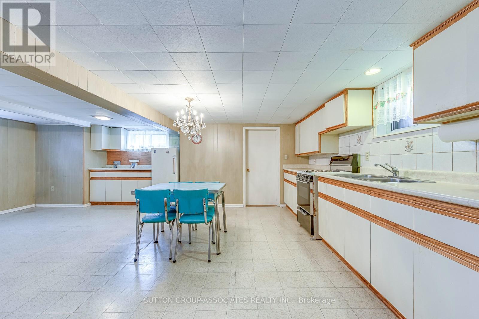 136 Anthony Road, Toronto, Ontario  M3K 1B6 - Photo 12 - W12505506