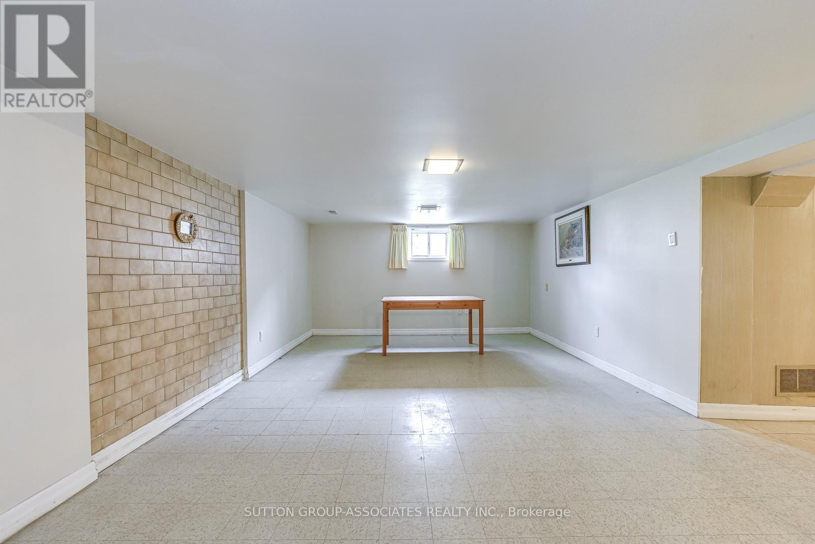 136 Anthony Road, Toronto, Ontario  M3K 1B6 - Photo 14 - W12505506