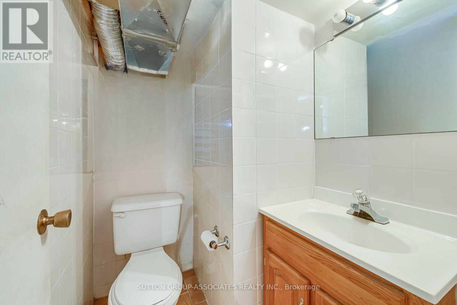 136 Anthony Road, Toronto, Ontario  M3K 1B6 - Photo 15 - W12505506