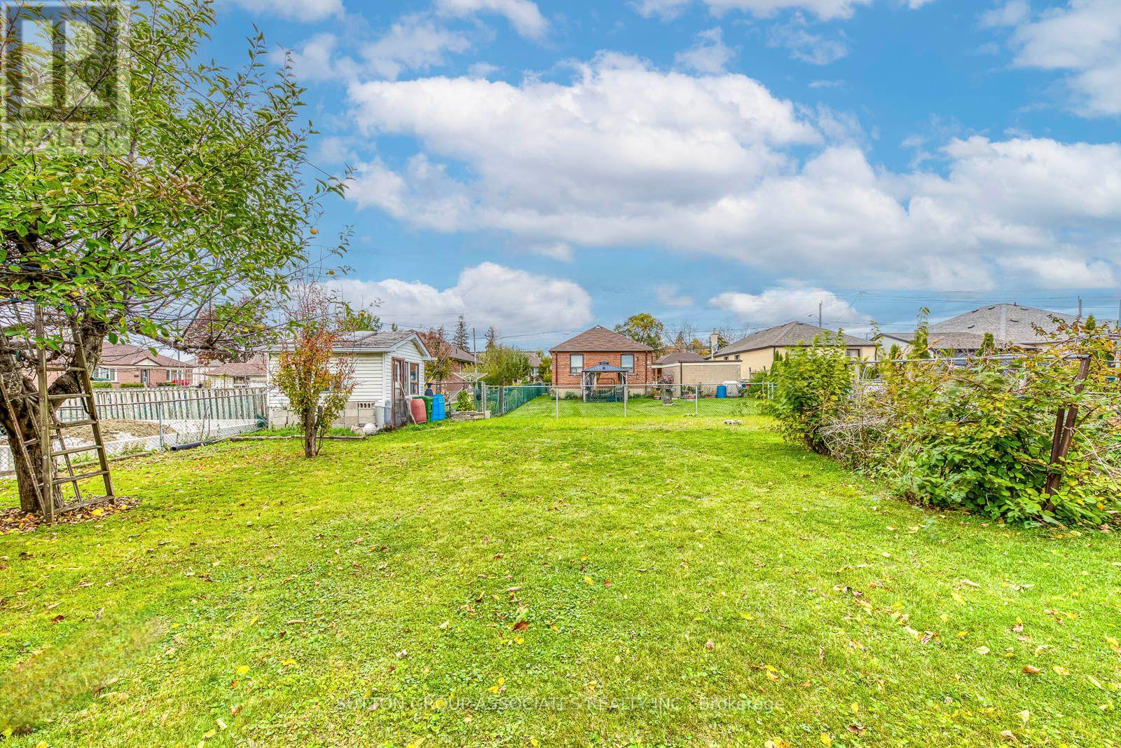 136 Anthony Road, Toronto, Ontario  M3K 1B6 - Photo 18 - W12505506