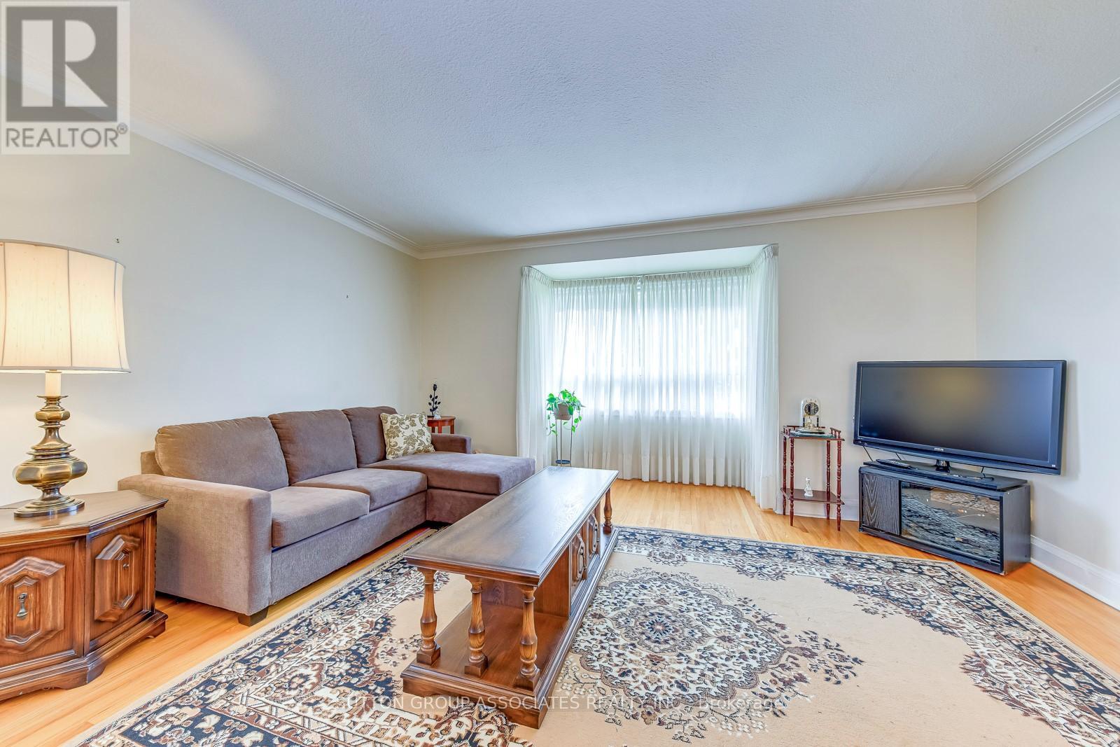 136 Anthony Road, Toronto, Ontario  M3K 1B6 - Photo 3 - W12505506