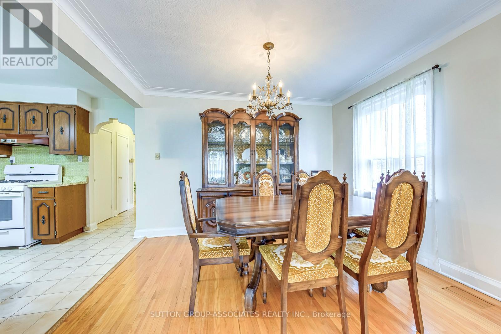 136 Anthony Road, Toronto, Ontario  M3K 1B6 - Photo 4 - W12505506