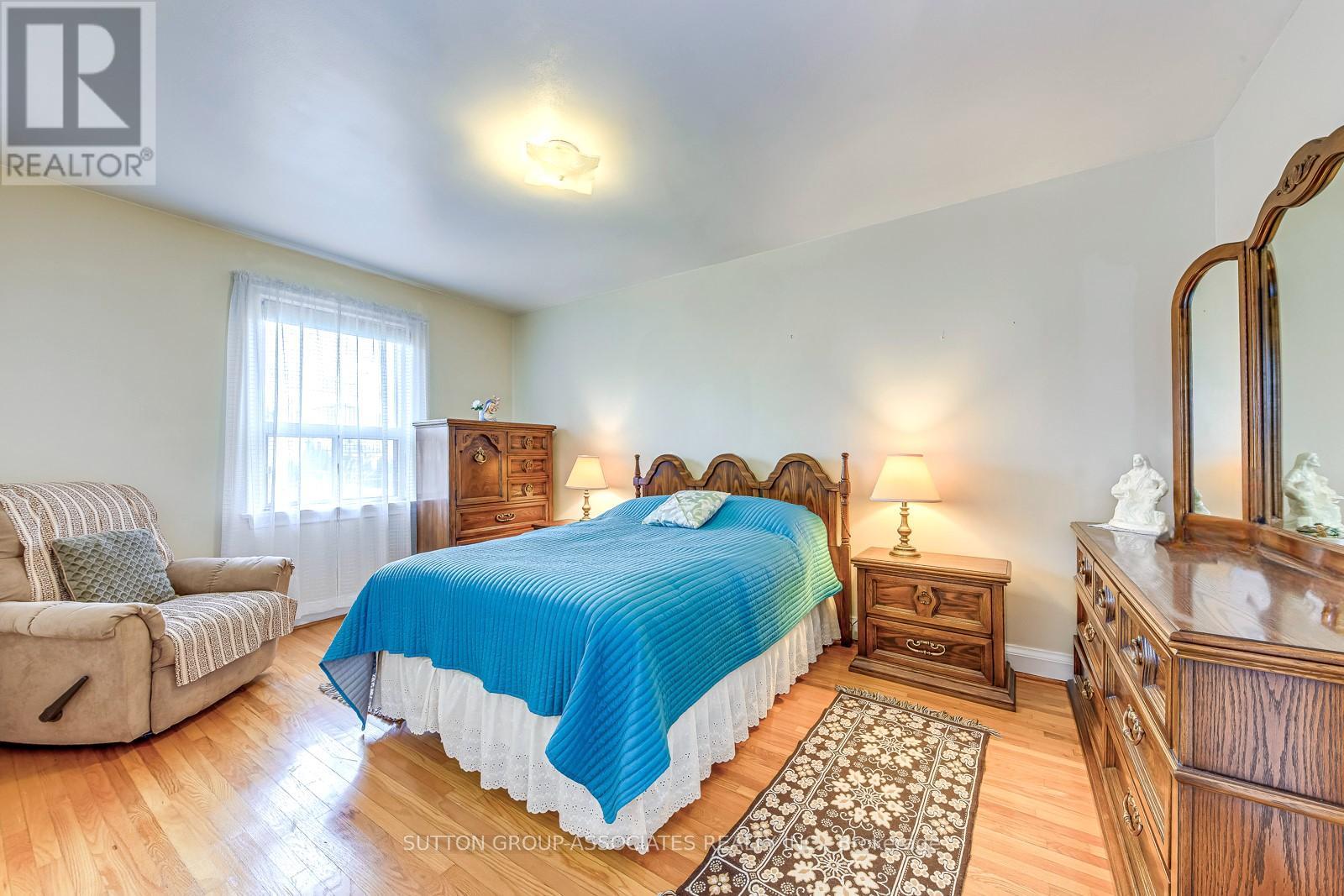 136 Anthony Road, Toronto, Ontario  M3K 1B6 - Photo 6 - W12505506