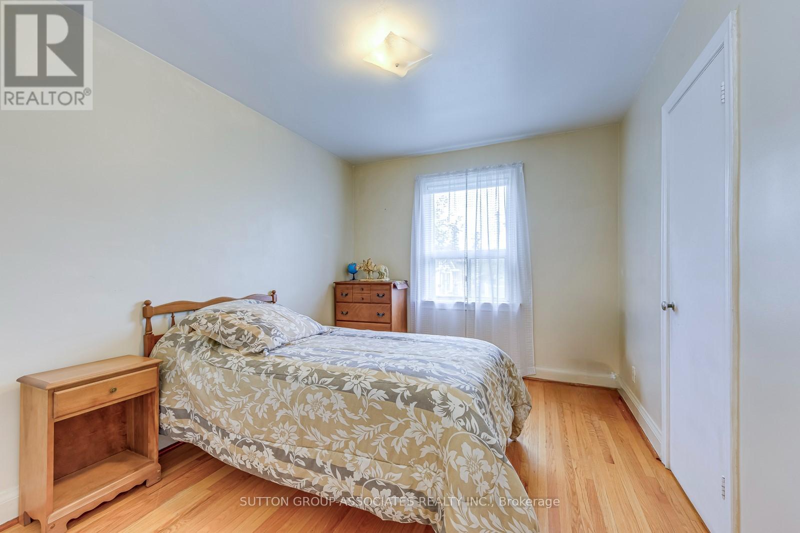 136 Anthony Road, Toronto, Ontario  M3K 1B6 - Photo 7 - W12505506