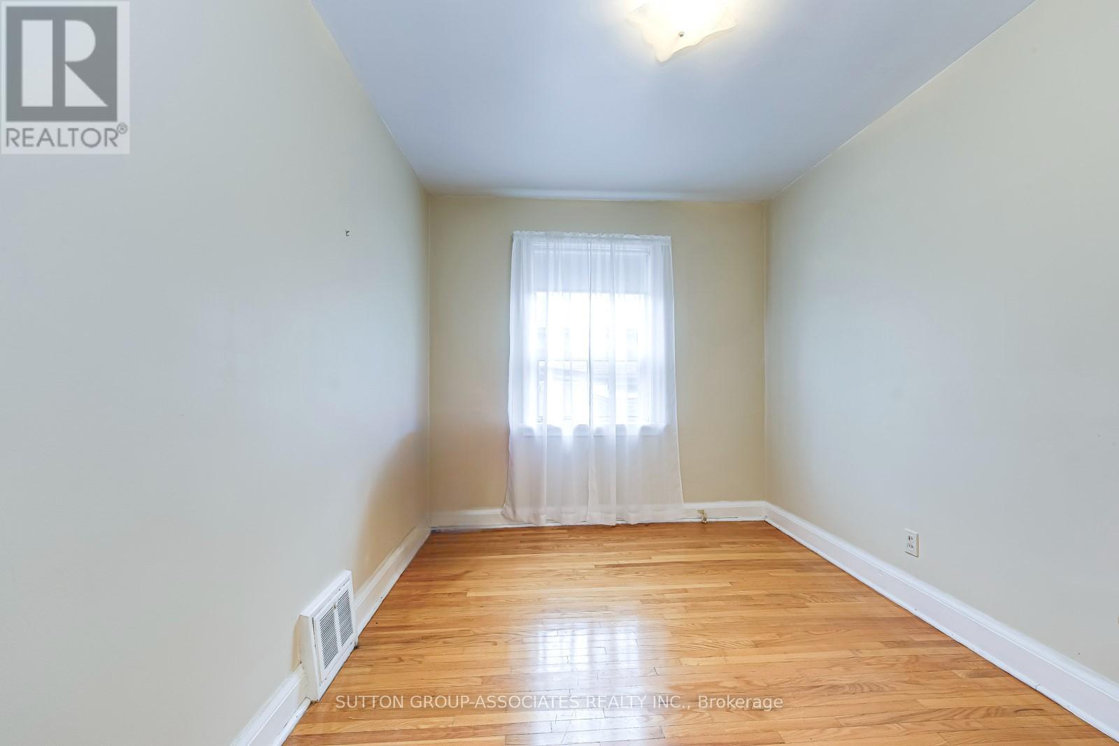 136 Anthony Road, Toronto, Ontario  M3K 1B6 - Photo 9 - W12505506