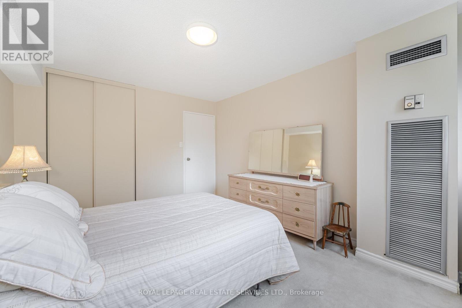 102 - 3950 Kaneff Crescent, Mississauga, Ontario  L5A 3X3 - Photo 21 - W12505530