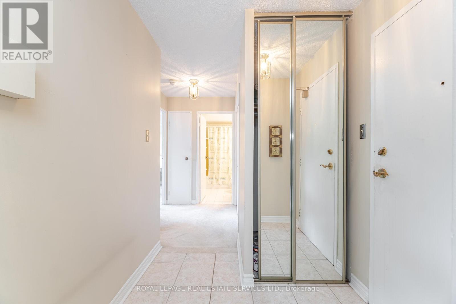 102 - 3950 Kaneff Crescent, Mississauga, Ontario  L5A 3X3 - Photo 5 - W12505530