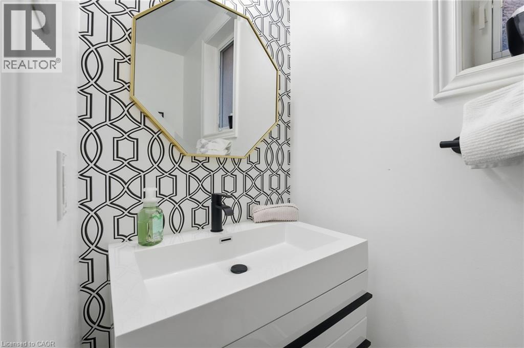 92 Glenmeadow Crescent, Stoney Creek, Ontario  L8E 6C2 - Photo 14 - 40785048