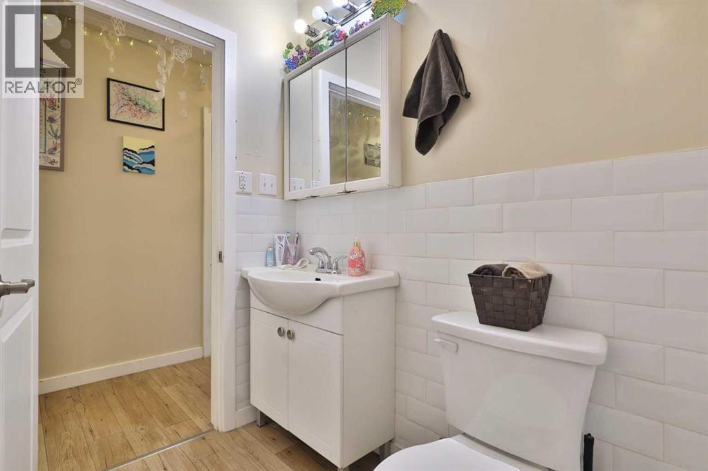 5611 53 Avenue, Camrose, Alberta  T4V 4P7 - Photo 16 - A2266378