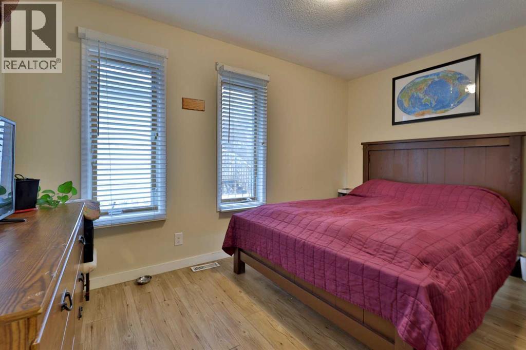 5611 53 Avenue, Camrose, Alberta  T4V 4P7 - Photo 18 - A2266378