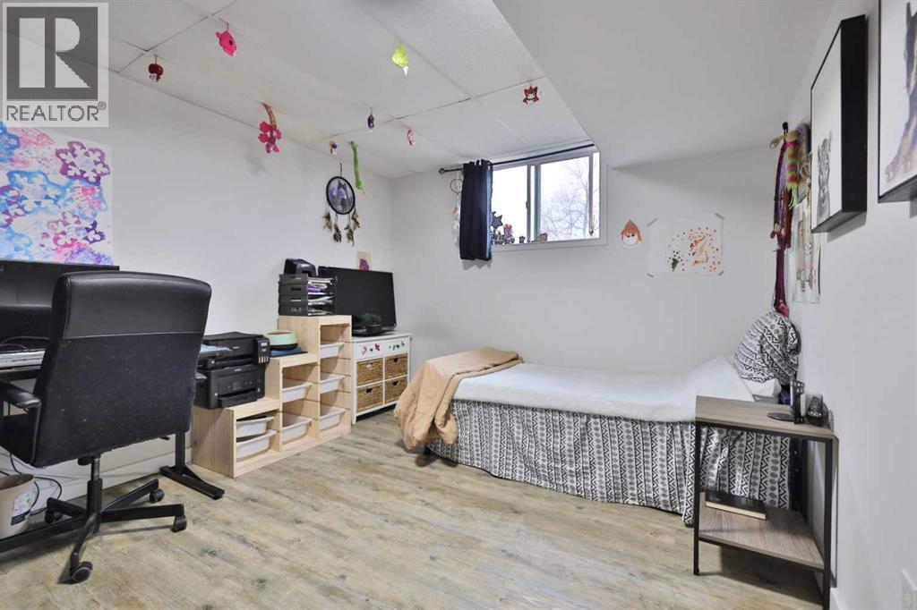 5611 53 Avenue, Camrose, Alberta  T4V 4P7 - Photo 34 - A2266378