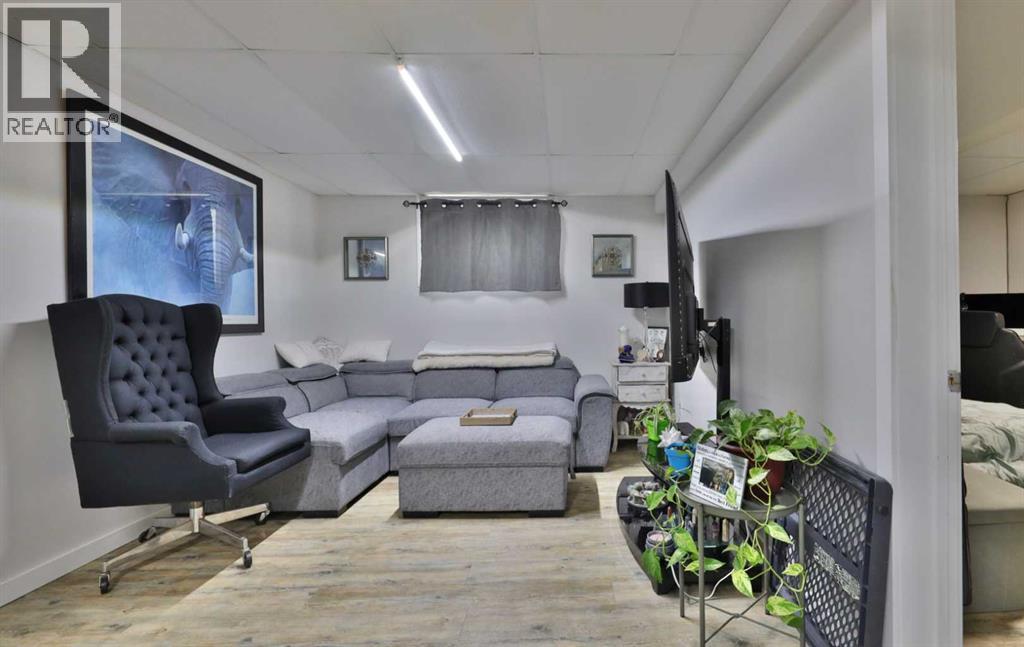 5611 53 Avenue, Camrose, Alberta  T4V 4P7 - Photo 43 - A2266378