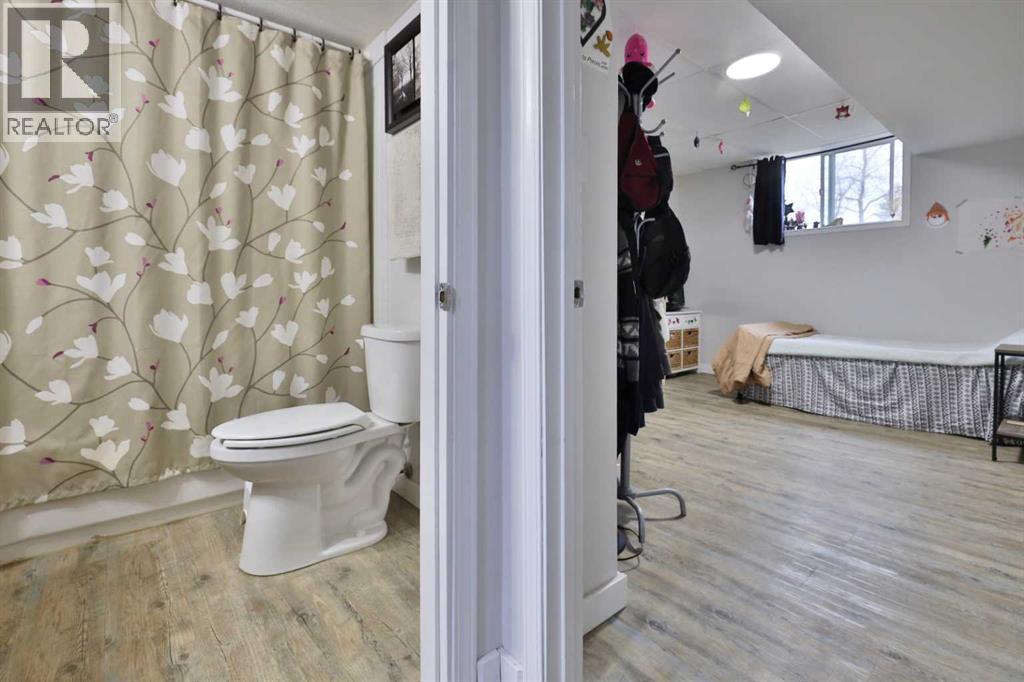 5611 53 Avenue, Camrose, Alberta  T4V 4P7 - Photo 31 - A2266378