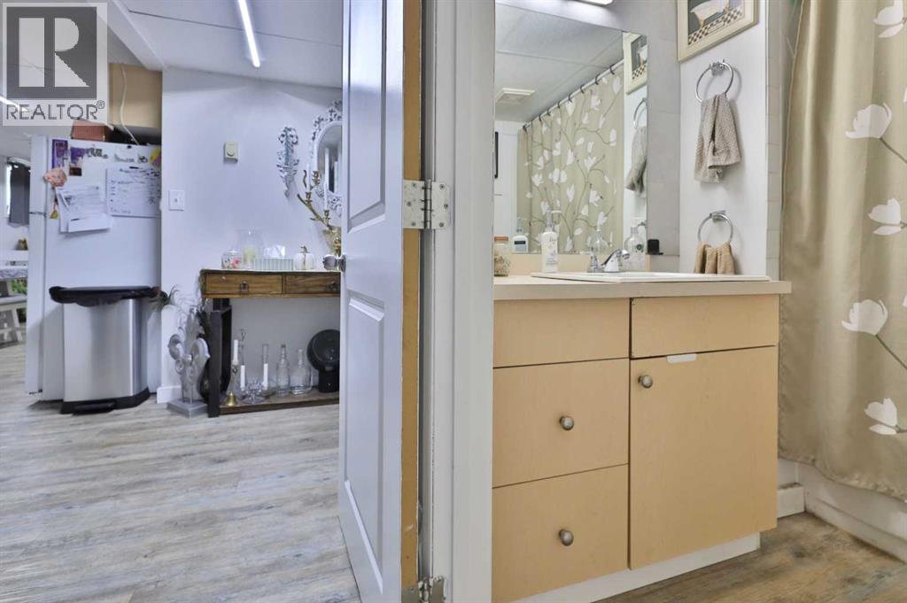 5611 53 Avenue, Camrose, Alberta  T4V 4P7 - Photo 33 - A2266378