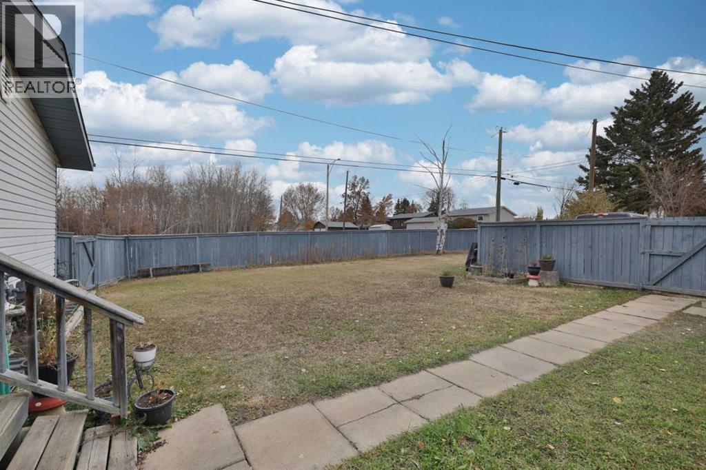 5611 53 Avenue, Camrose, Alberta  T4V 4P7 - Photo 46 - A2266378