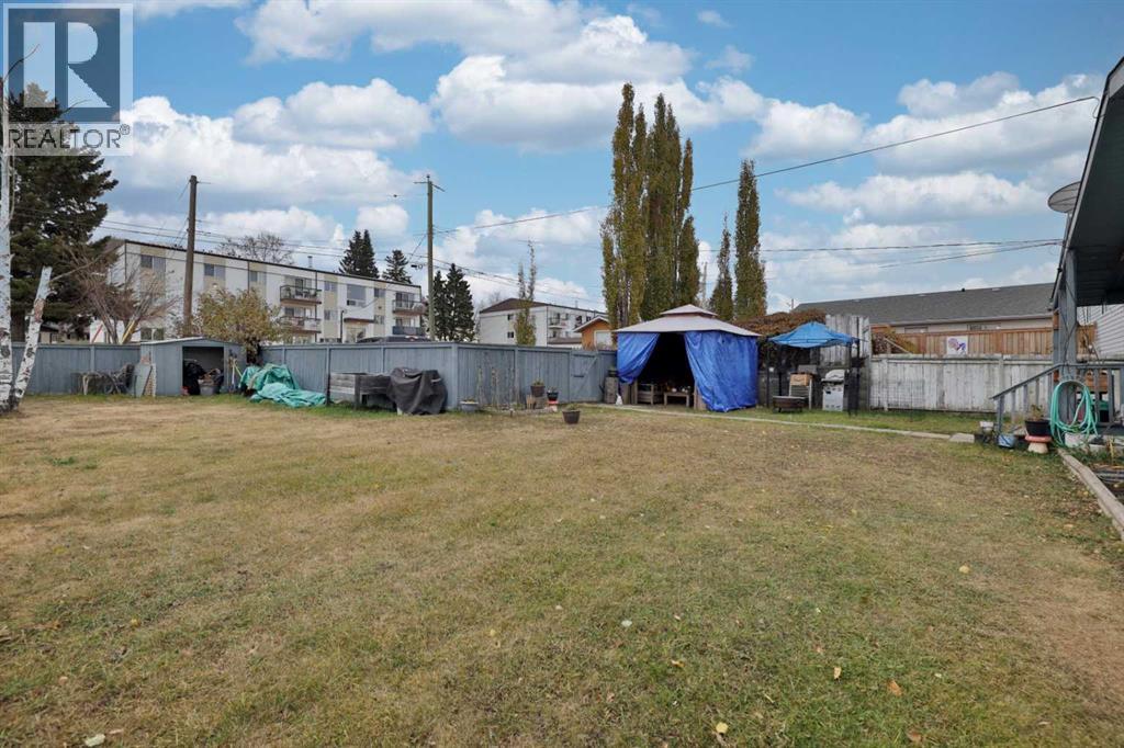 5611 53 Avenue, Camrose, Alberta  T4V 4P7 - Photo 48 - A2266378