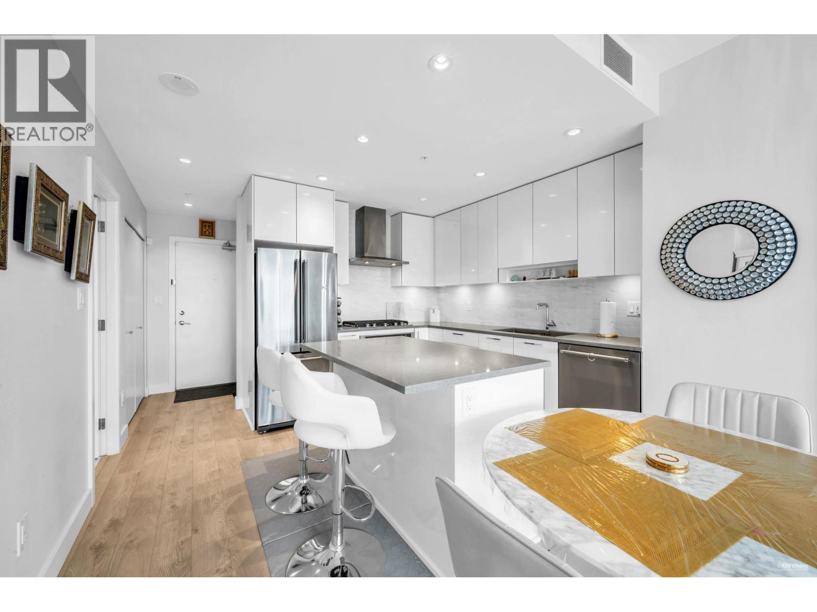 1207 1788 Gilmore Avenue, Burnaby, British Columbia  V5C 0L5 - Photo 11 - R3064235