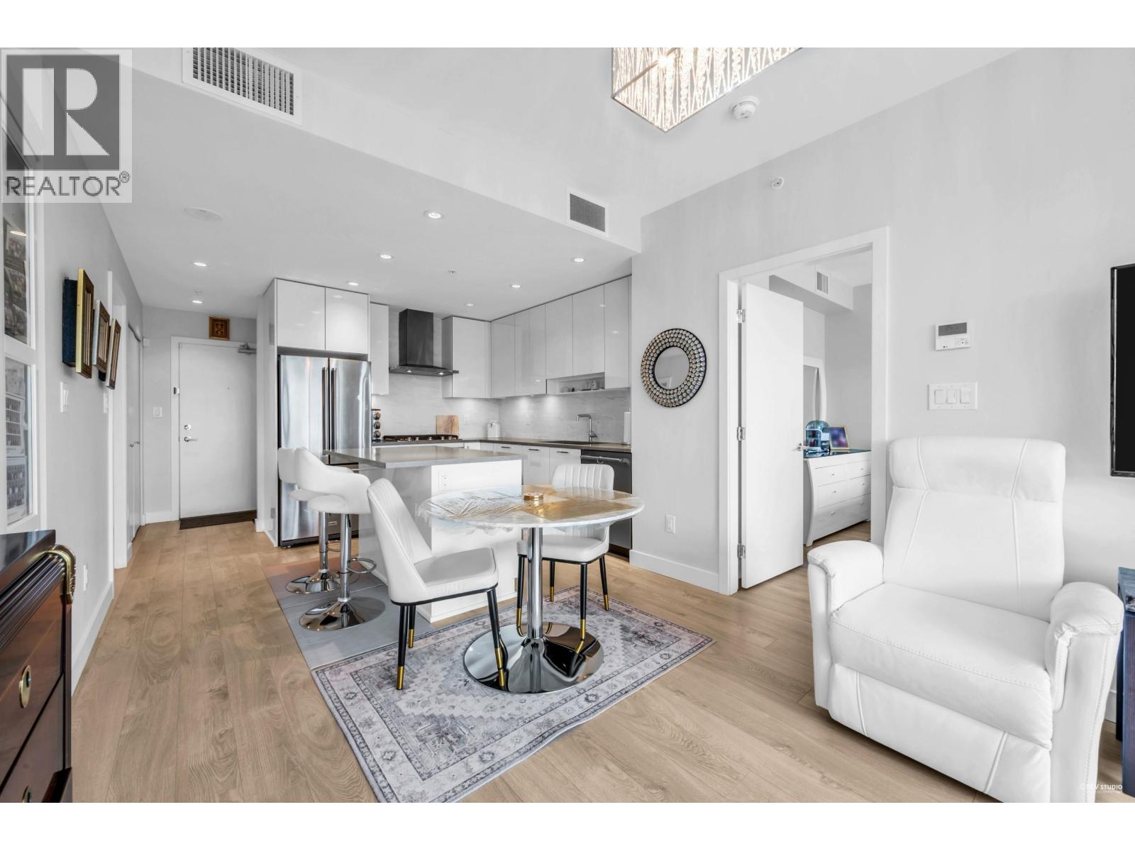 1207 1788 Gilmore Avenue, Burnaby, British Columbia  V5C 0L5 - Photo 13 - R3064235