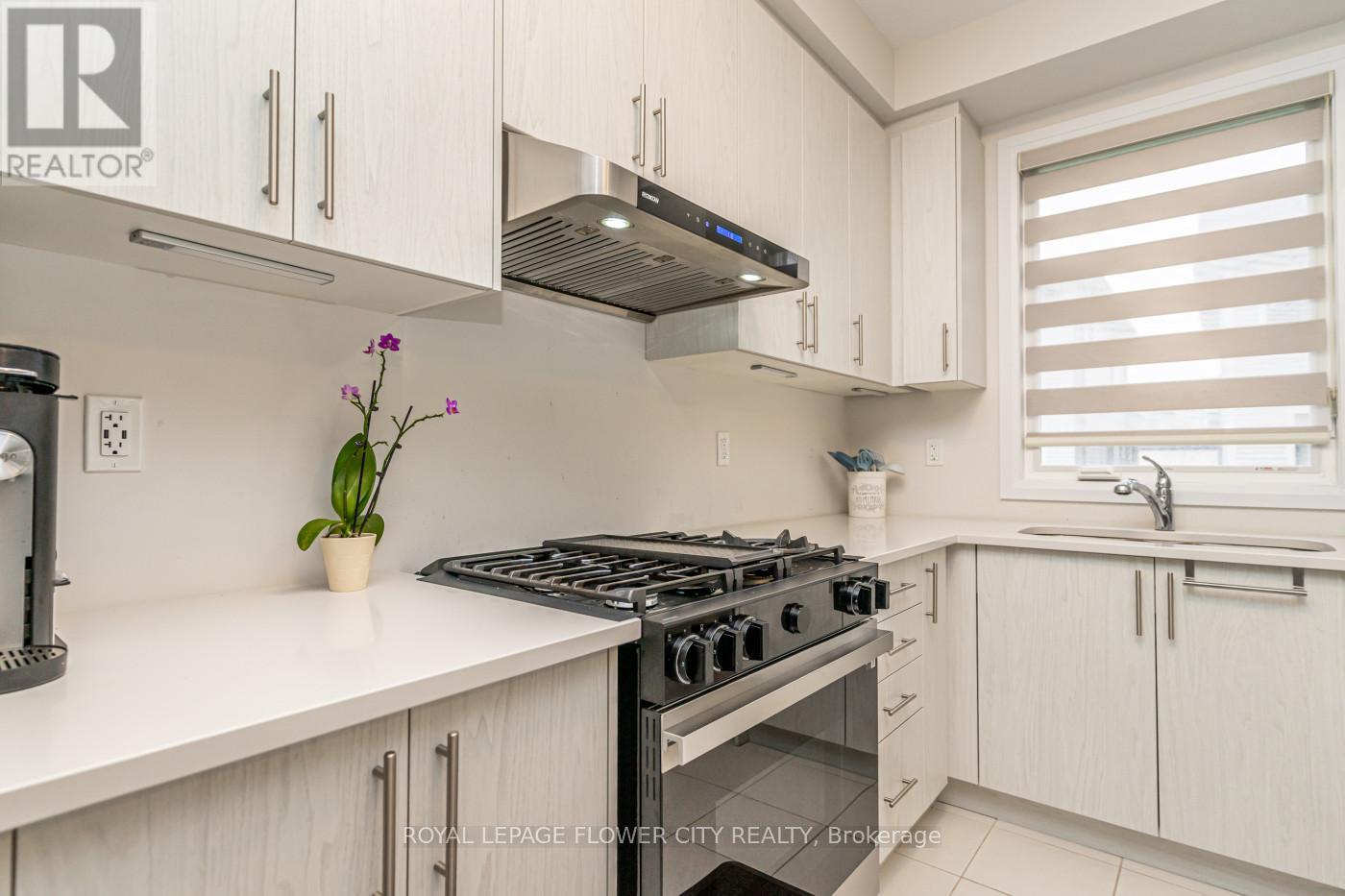 35 Player Drive, Erin, Ontario  N0B 1T0 - Photo 16 - X12505516