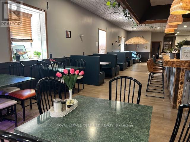 44 Macdonell Street, Guelph, Ontario  N1H 2Z3 - Photo 4 - X12505522