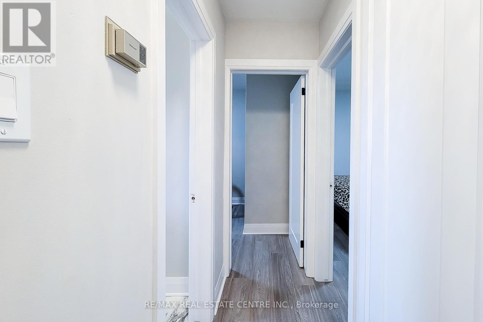 103 East 45th Street, Hamilton, Ontario  L8T 3J9 - Photo 22 - X12505524