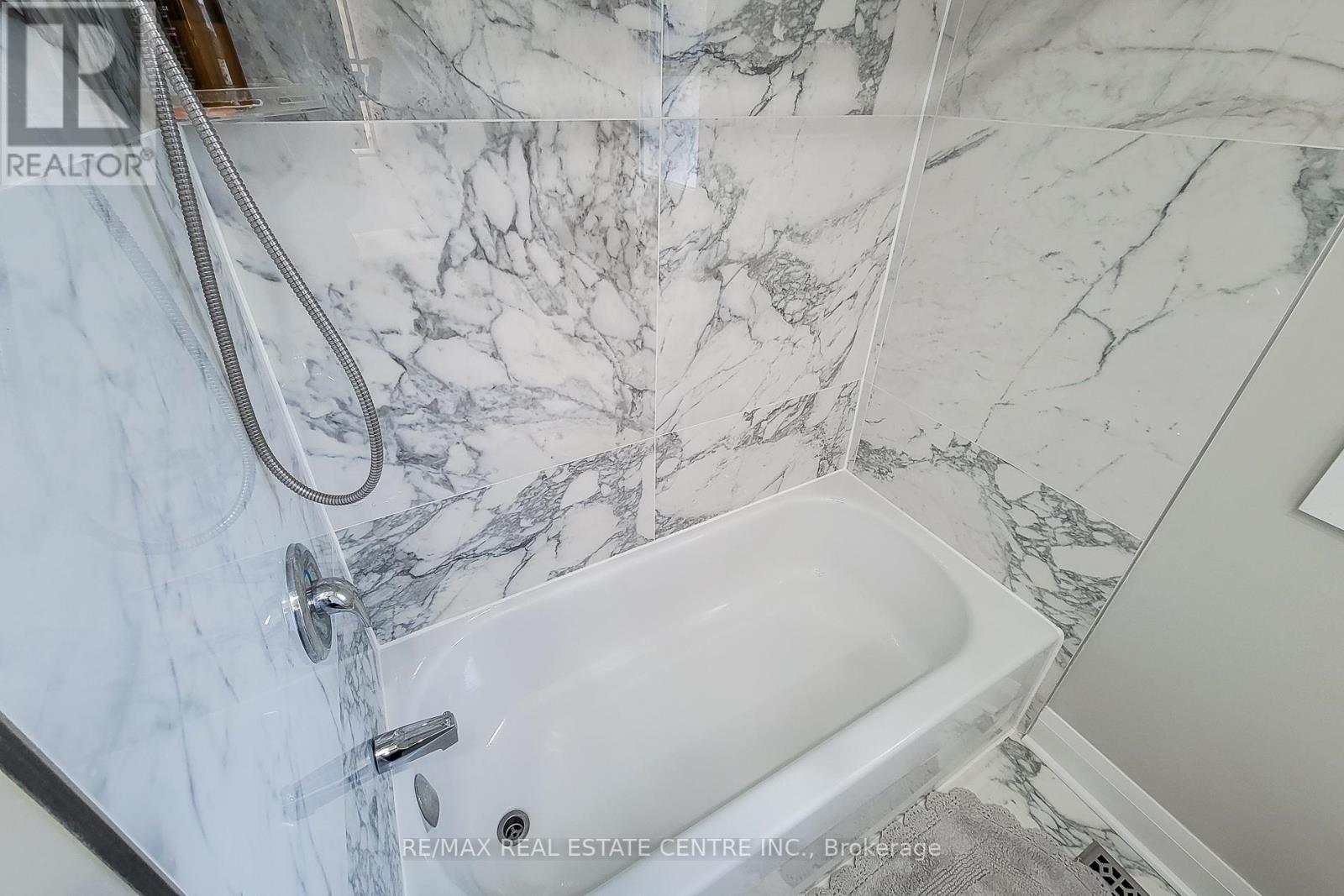 103 East 45th Street, Hamilton, Ontario  L8T 3J9 - Photo 28 - X12505524