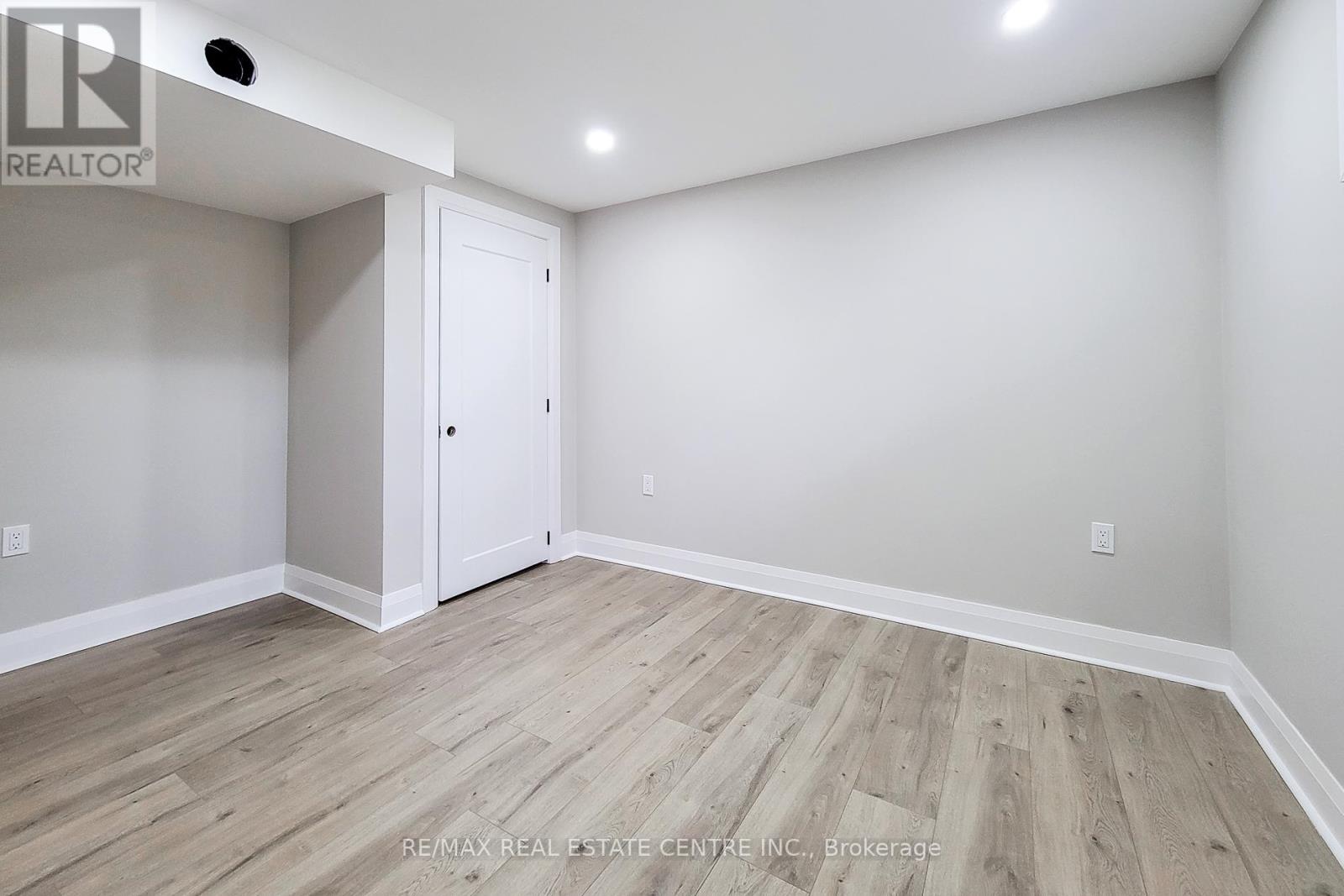 103 East 45th Street, Hamilton, Ontario  L8T 3J9 - Photo 37 - X12505524