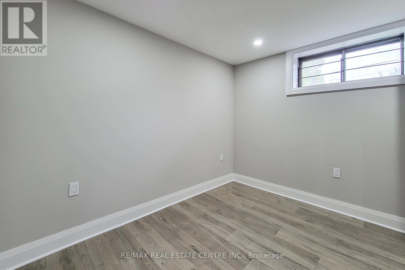 103 East 45th Street, Hamilton, Ontario  L8T 3J9 - Photo 38 - X12505524